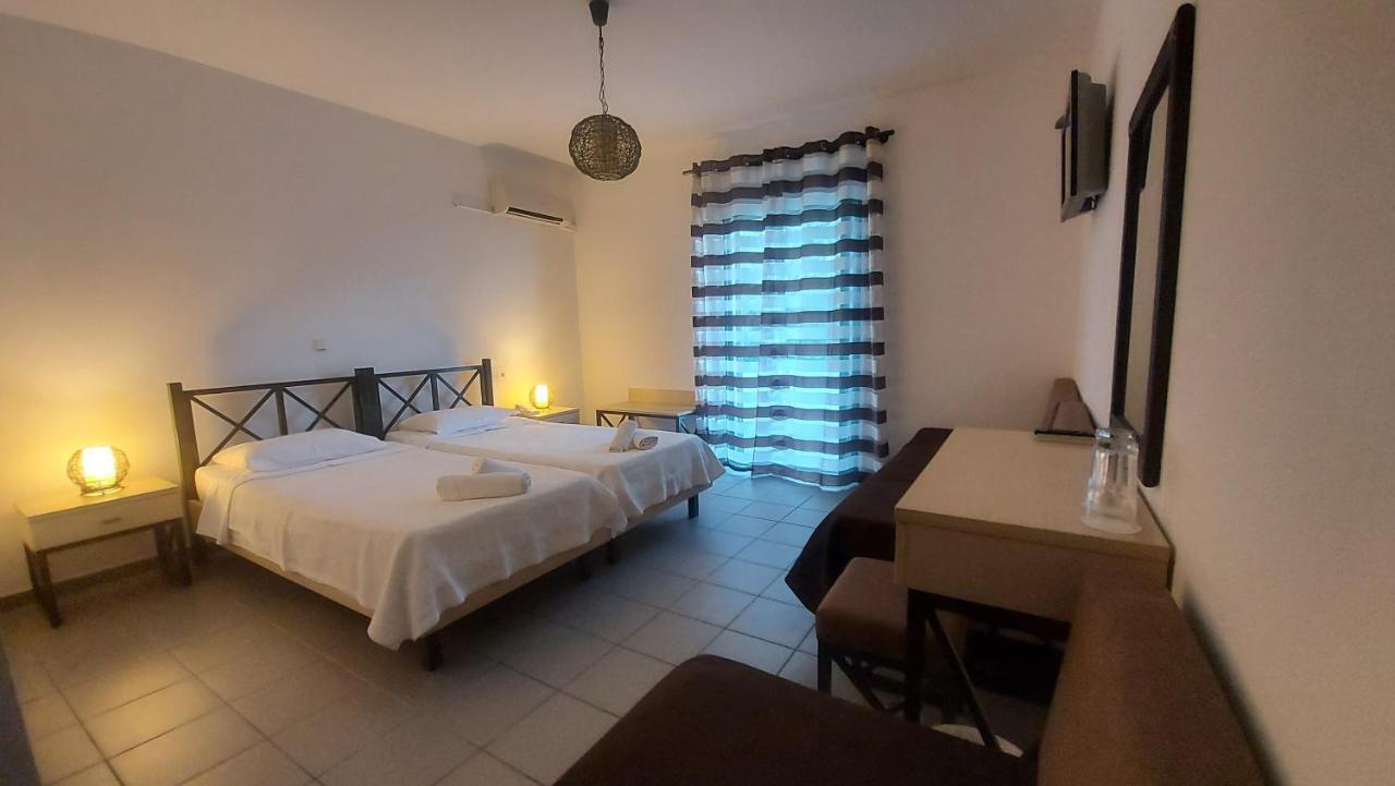 Dionysos Hotel Skala Potamia  Buitenkant foto